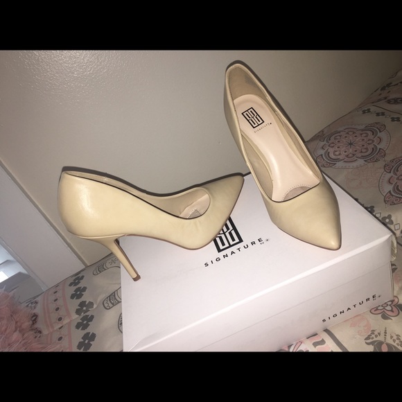 Signature Shoes - Really classy nude heels‼️✨✨